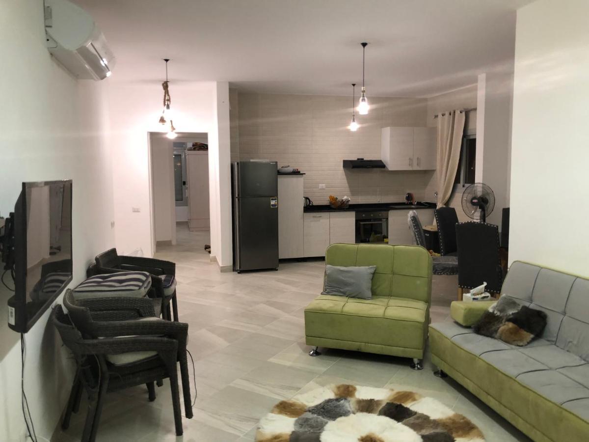 Einbay Pool View Appartement Айн Сохна Екстериор снимка