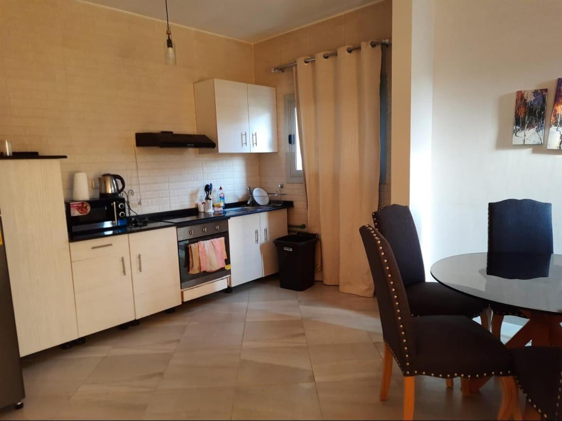 Einbay Pool View Appartement Айн Сохна Екстериор снимка