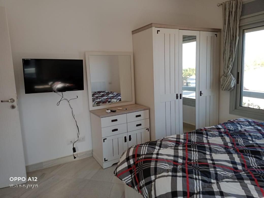 Einbay Pool View Appartement Айн Сохна Екстериор снимка