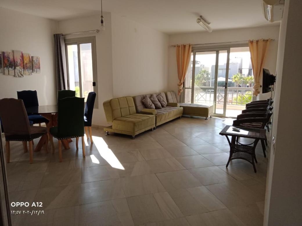 Einbay Pool View Appartement Айн Сохна Екстериор снимка